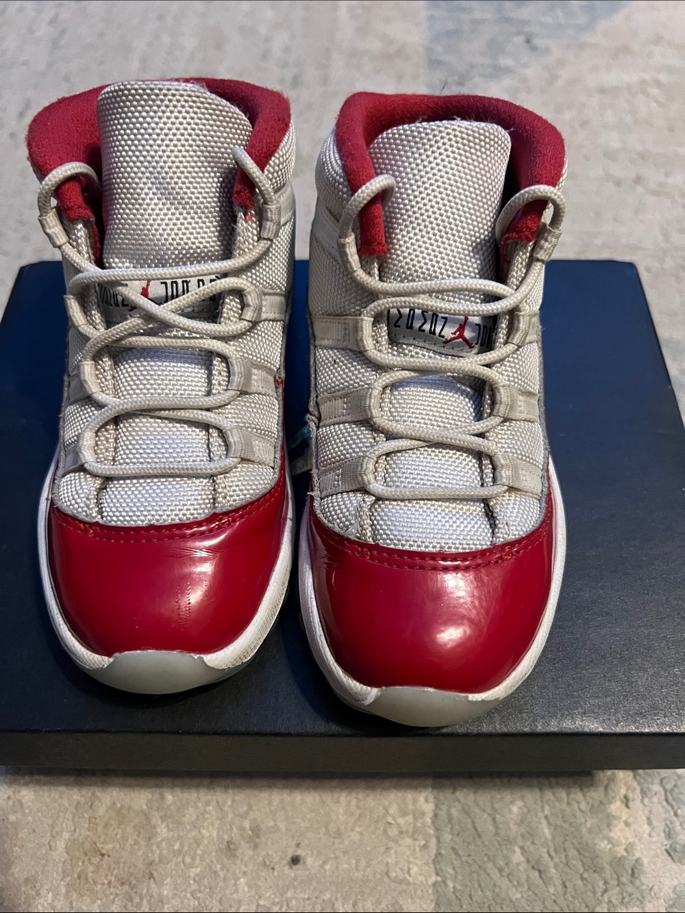 Jordan 11 Retro sz 9C - Picture 2 of 9